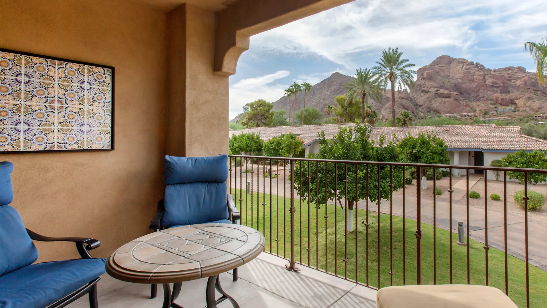 Omni Scottsdale Resort & Spa At Montelucia Paradise Valley